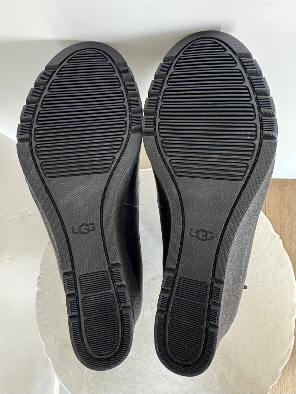 UGG ARLETA Black Leather Waterproof Wedge Chelsea Booties with Buckle Size 8.5